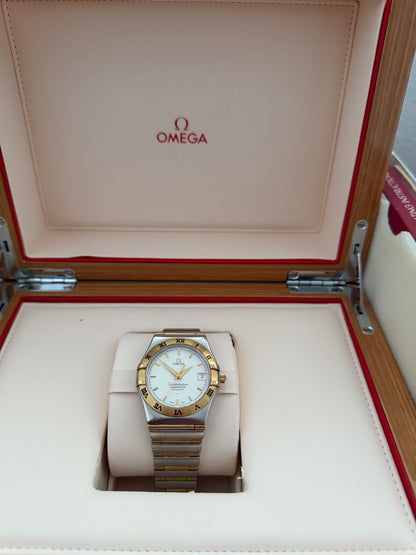 Omega Constellation Ref. 1202.30.00 Quadrante Bianco Lunetta in Oro