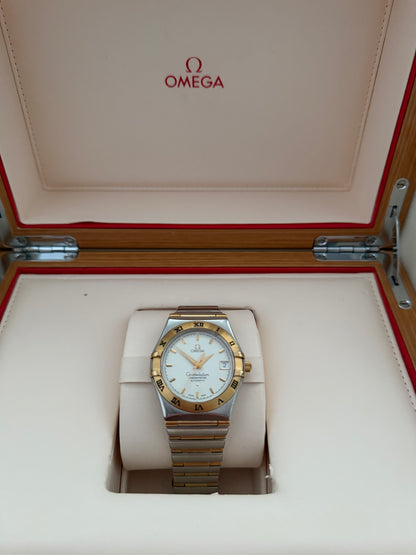 Omega Constellation Ref. 1202.30.00 Quadrante Bianco Lunetta in Oro