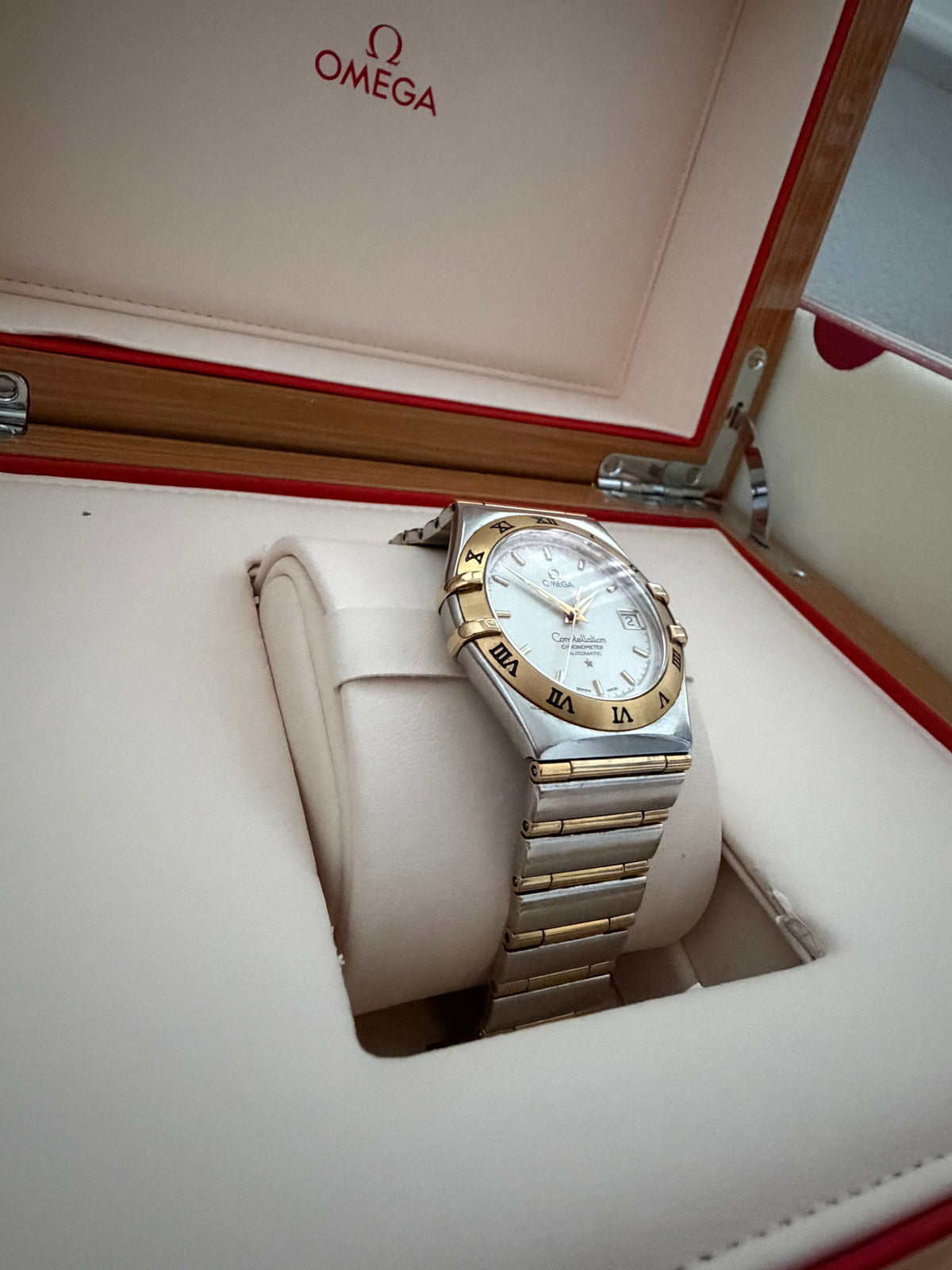 Omega Constellation Ref. 1202.30.00 Quadrante Bianco Lunetta in Oro