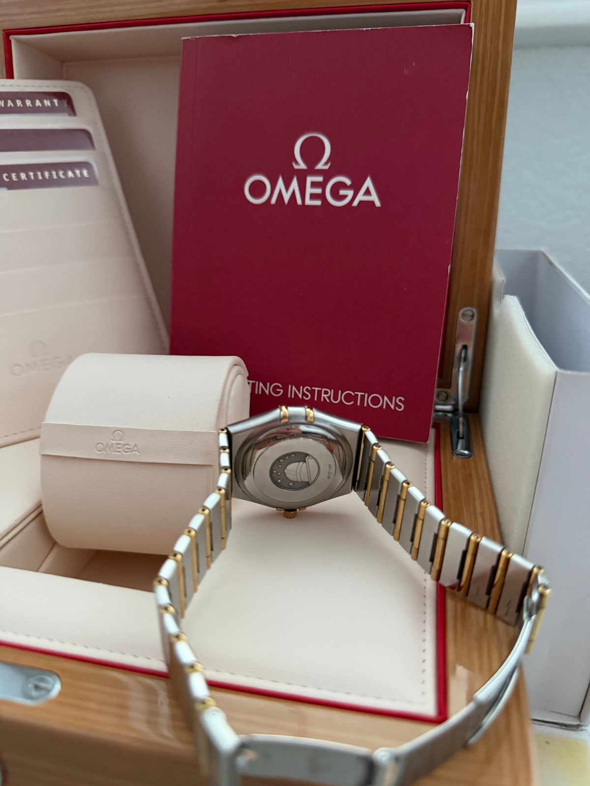 Omega Constellation Ref. 1202.30.00 Quadrante Bianco Lunetta in Oro
