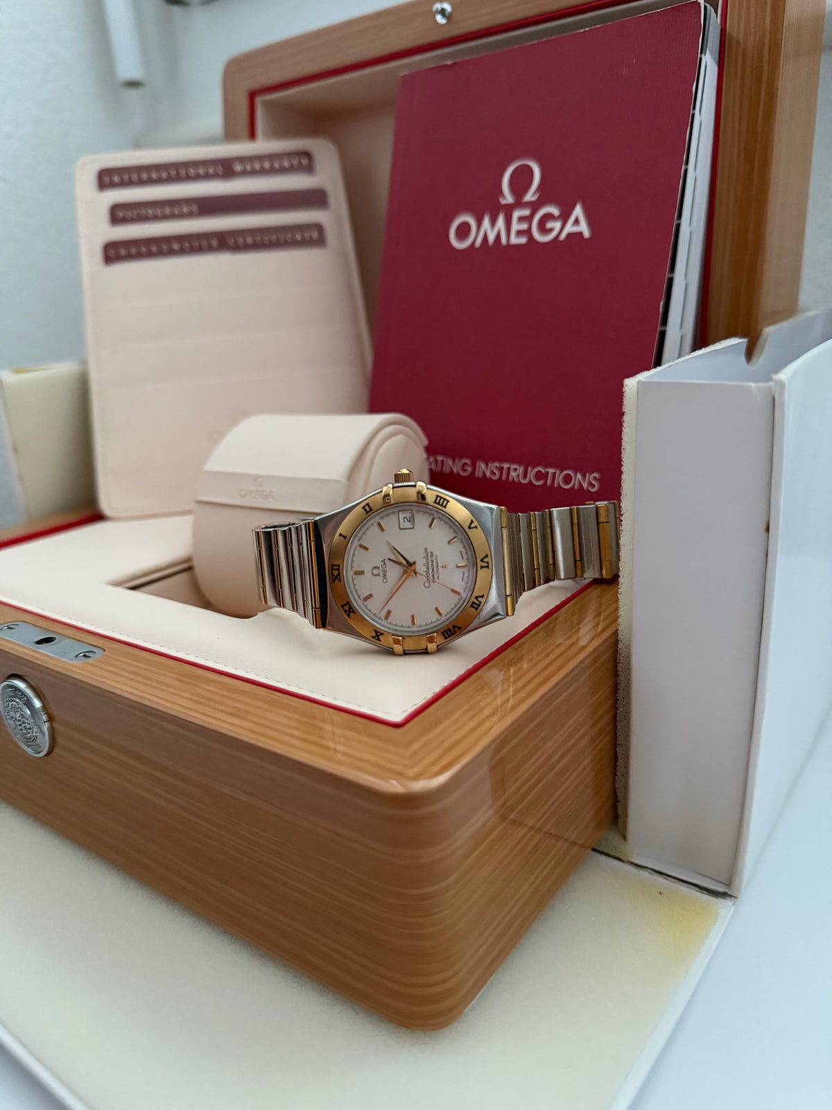 Omega Constellation Ref. 1202.30.00 Quadrante Bianco Lunetta in Oro